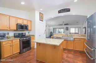 1329 N Sun Catcher Way, Green Valley, AZ 85614 - Photo 10