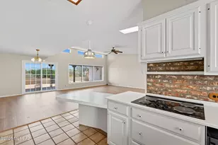641 S Los Diamantes, Green Valley, AZ 85614 - Photo 10