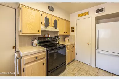 130 E Los Arcos, Green Valley, AZ 85614 - Photo 6