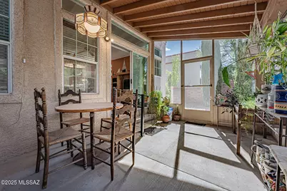 542 W Riverdale Court, Green Valley, AZ 85614 - Photo 4