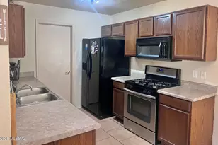3791 E Painted Tortoise St, Tucson, AZ 85706 - Photo 4