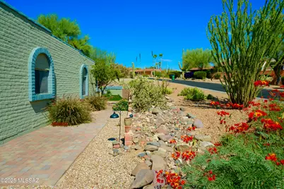 1360 W Camino Alicante, Green Valley, AZ 85622 - Photo 32