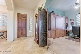 2007 W Cactus Run Dr, Green Valley, AZ 85622 - Photo 6