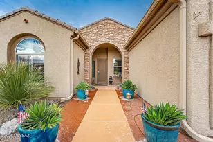 2007 W Cactus Run Dr, Green Valley, AZ 85622 - Photo 4