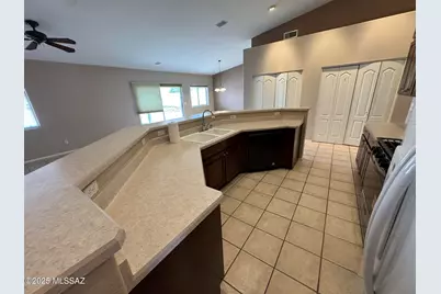 8611 E Louhelen Way, Tucson, AZ 85747 - Photo 12