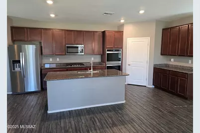 4412 S Sunrise Bluff Way, Tucson, AZ 85730 - Photo 2
