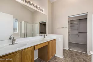 8942 N Upper Bluffs Dr, Tucson, AZ 85742 - Photo 18