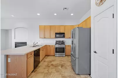 2305 W Calle Balaustre, Green Valley, AZ 85622 - Photo 14