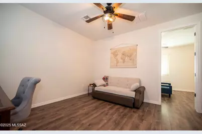 5758 S Clonmellon Avenue, Tucson, AZ 85747 - Photo 8
