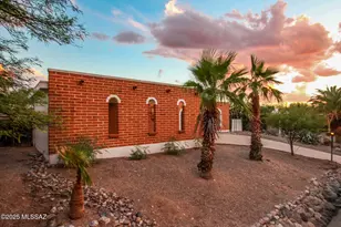 8724 E Kenyon Dr, Tucson, AZ 85710 - Photo 32