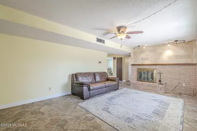 6802 E Rosewood Circle, Tucson, AZ 85710 - Photo 14