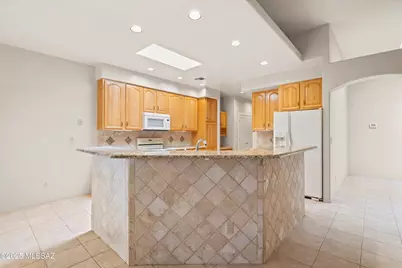 12746 N Walking Deer Place, Oro Valley, AZ 85755 - Photo 8