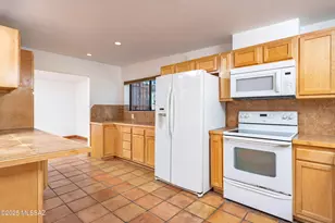 9551 E 30th St, Tucson, AZ 85748 - Photo 2