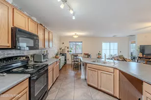 650 W Calle FRANJA Verde, Sahuarita, AZ 85629 - Photo 8