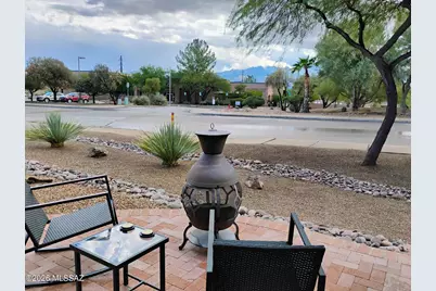 143 N Crescent Bell Drive, Green Valley, AZ 85614 - Photo 2