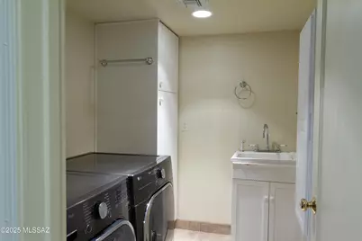 2035 E Edison Street, Tucson, AZ 85719 - Photo 14