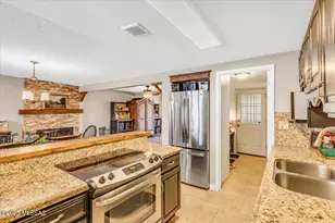 8325 E 18th St, Tucson, AZ 85710 - Photo 16