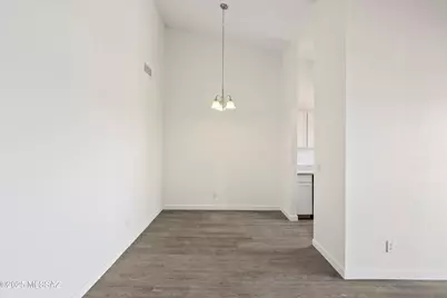 808 S Langley Avenue #204, Tucson, AZ 85710 - Photo 6