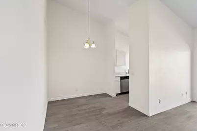 808 S Langley Avenue #204, Tucson, AZ 85710 - Photo 6