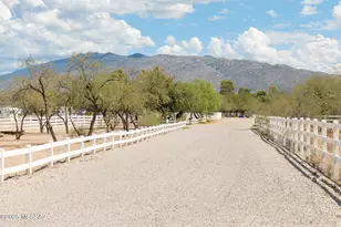 9525 E Graf Ln, Tucson, AZ 85730 - Photo 40
