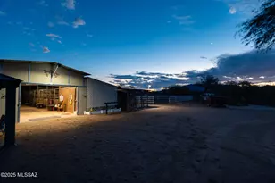 9525 E Graf Ln, Tucson, AZ 85730 - Photo 32