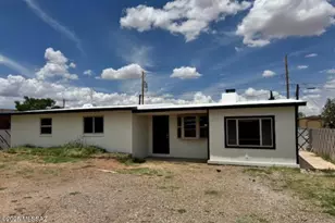 365 Steffens St, Sierra Vista, AZ 85635 - Photo 2