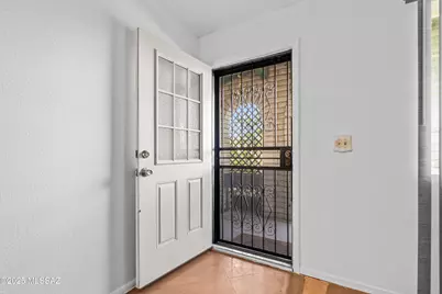 7621 N Shirley Place, Tucson, AZ 85741 - Photo 6