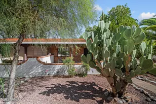 381 S Paseo Lobo, Green Valley, AZ 85614 - Photo 2