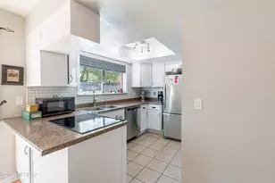 933 E Mesquite Dr, Tucson, AZ 85719 - Photo 8