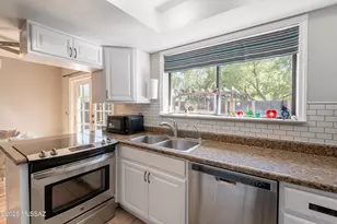 933 E Mesquite Dr, Tucson, AZ 85719 - Photo 6