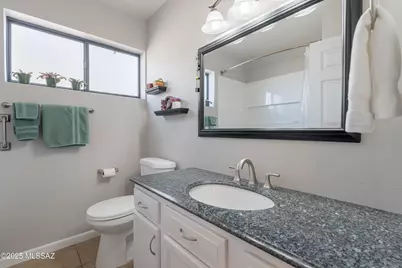 933 E Mesquite Drive, Tucson, AZ 85719 - Photo 14