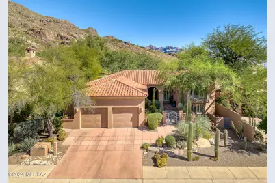 6404 N Desert Wind Circle, Tucson, AZ 85750 - Photo 1