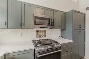 924 W Desert Hills Dr, Green Valley, AZ 85622 - Photo 16