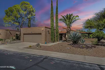 924 W Desert Hills Drive, Green Valley, AZ 85622 - Photo 1