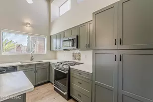 924 W Desert Hills Dr, Green Valley, AZ 85622 - Photo 12