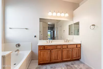 13657 N Heritage Canyon Drive, Marana, AZ 85658 - Photo 32