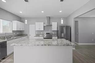 1960 S San Vincent Dr, Green Valley, AZ 85614 - Photo 12