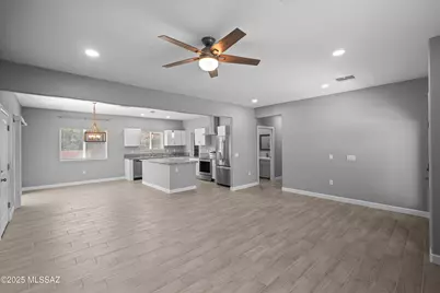 1960 S San Vincent Drive, Green Valley, AZ 85614 - Photo 6