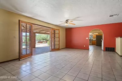 8741 N Chinaberry Way, Tucson, AZ 85742 - Photo 12