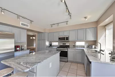 11632 N Labyrinth Drive, Oro Valley, AZ 85737 - Photo 8