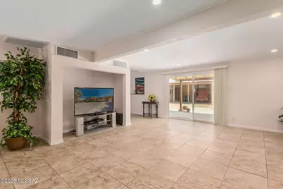 7922 E Eli Place, Tucson, AZ 85710 - Photo 10