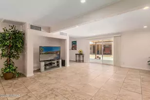 7922 E Eli Pl, Tucson, AZ 85710 - Photo 10