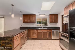 7922 E Eli Pl, Tucson, AZ 85710 - Photo 6