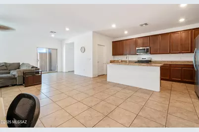 6265 S Desert Peak Drive, Tucson, AZ 85706 - Photo 8