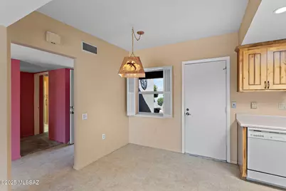 825 W Bella Vista Drive, Green Valley, AZ 85614 - Photo 6