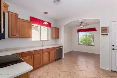 275 W Calle Moncayo, Sahuarita, AZ 85629 - Photo 12