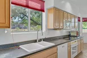 441 E Desert Golf Pl, Oro Valley, AZ 85737 - Photo 18