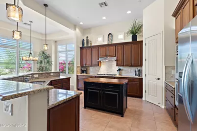 5733 W Silent Wash Place, Marana, AZ 85658 - Photo 6