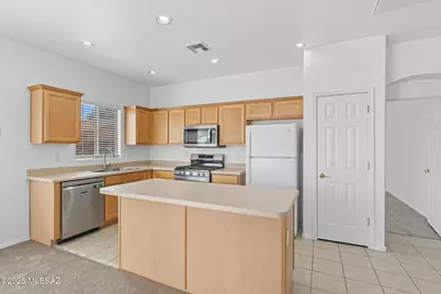 8227 W Calle Escorial, Tucson, AZ 85757 - Photo 20