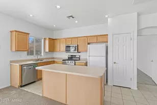 8227 W Calle Escorial, Tucson, AZ 85757 - Photo 20